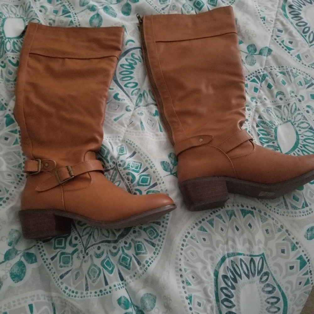 Riding boots